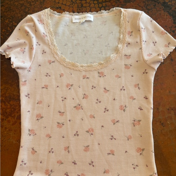 Sage & Stone Floral Lace Trim Top - Picture 1 of 4